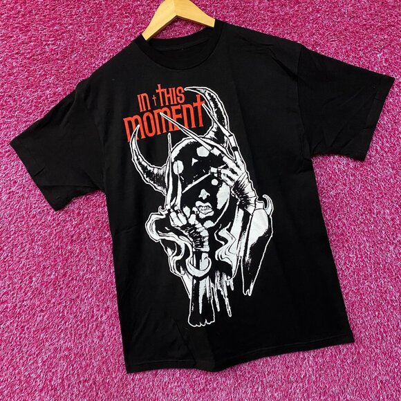 In This Moment Monster Claws T-Shirt Large - Picture 3 of 4